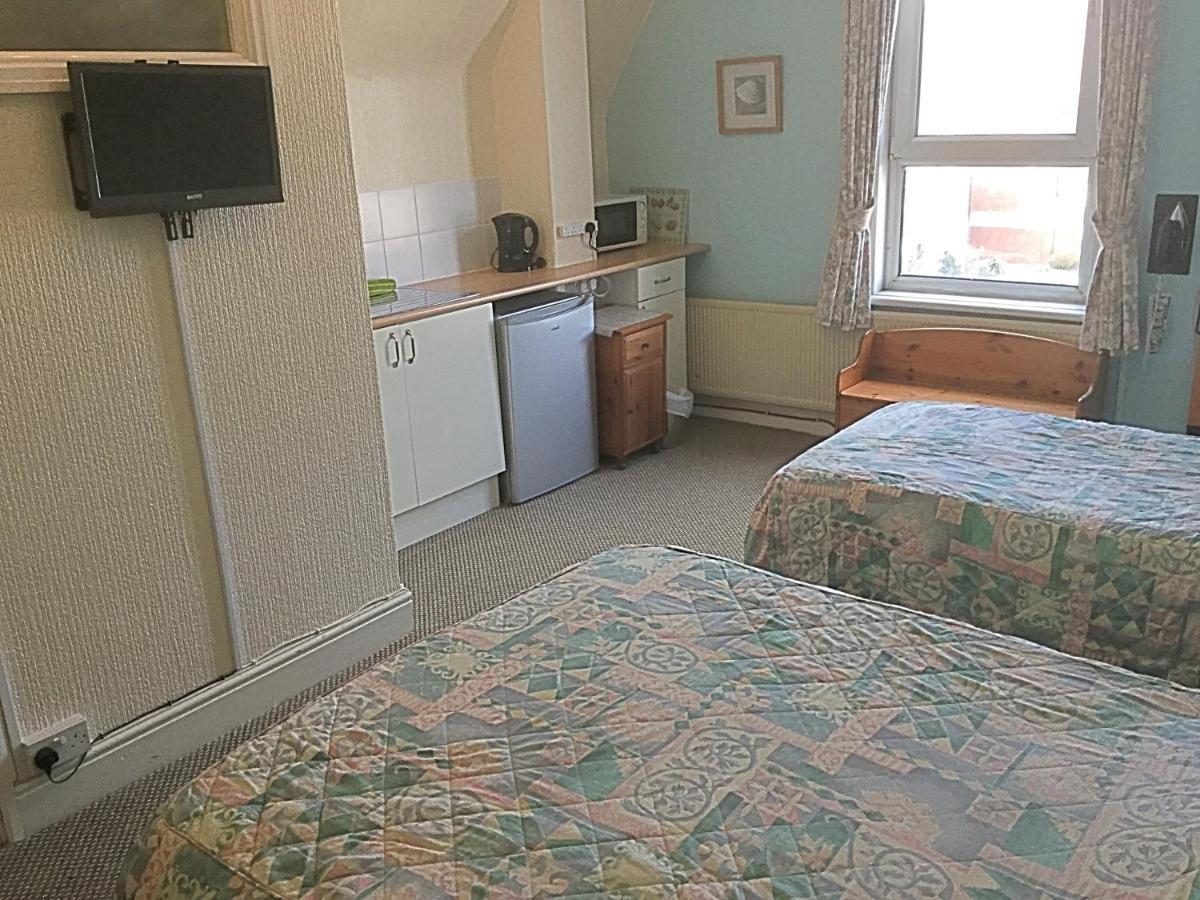 Cumbria Guest House Литам Сент Аннс Екстериор снимка