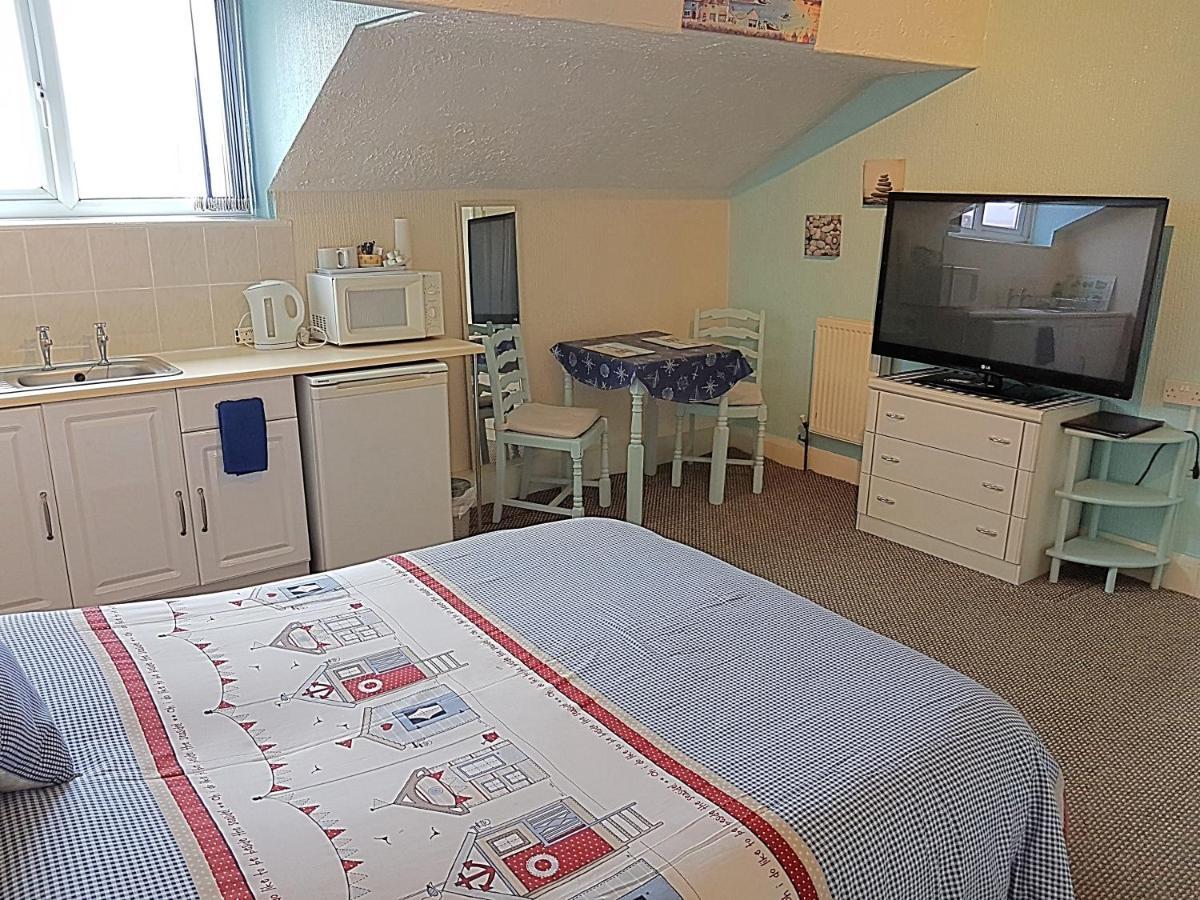 Cumbria Guest House Литам Сент Аннс Екстериор снимка