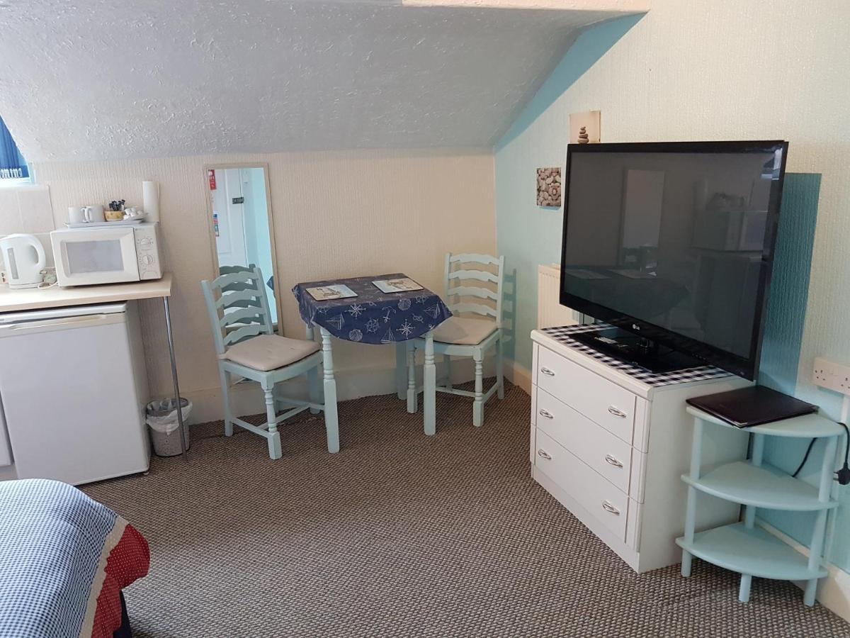 Cumbria Guest House Литам Сент Аннс Екстериор снимка