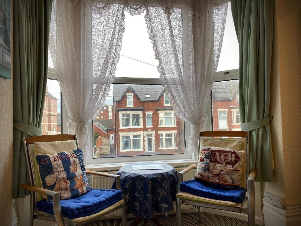 Cumbria Guest House Литам Сент Аннс Екстериор снимка