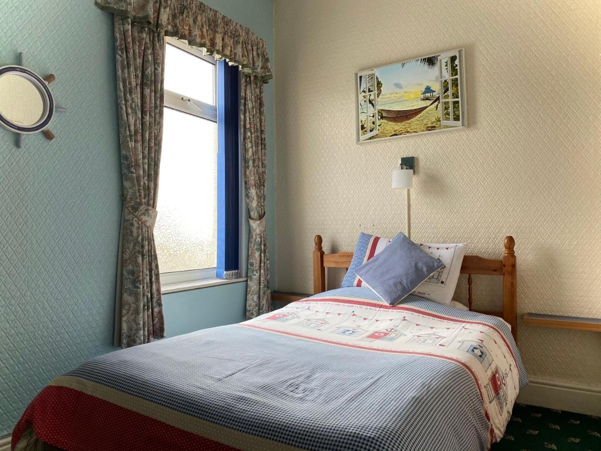 Cumbria Guest House Литам Сент Аннс Екстериор снимка