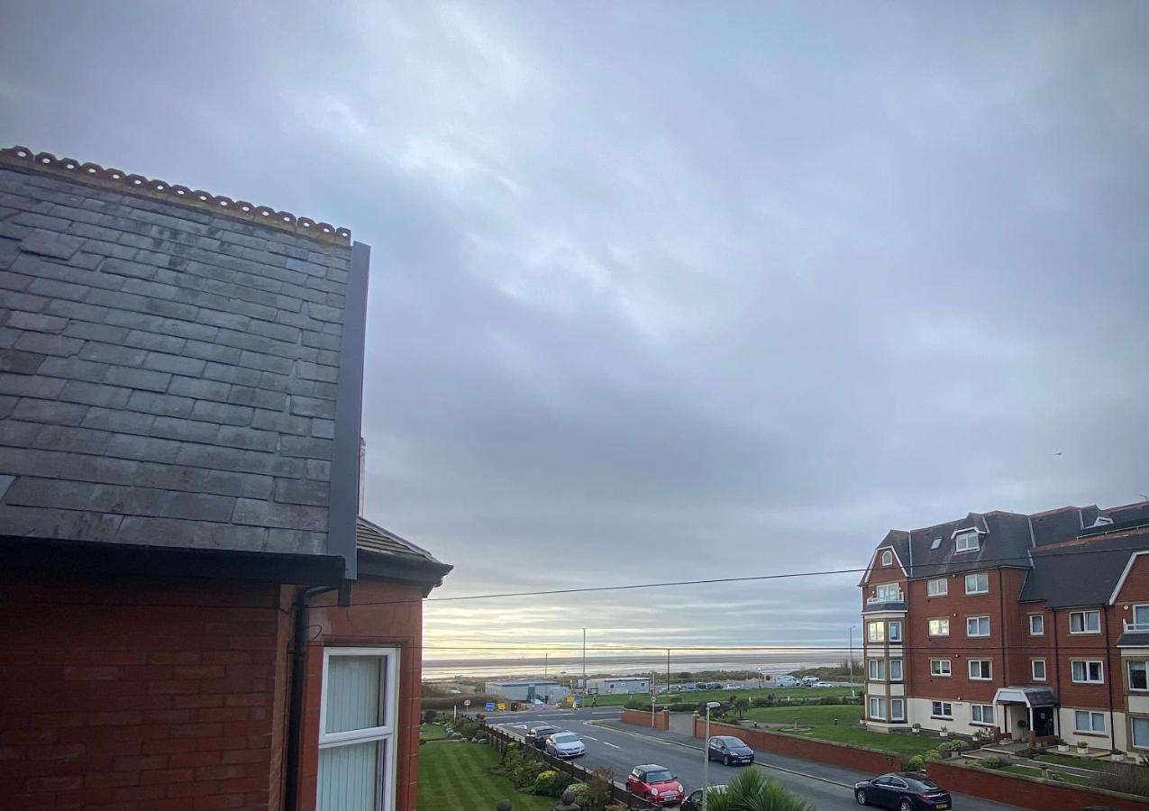 Cumbria Guest House Литам Сент Аннс Екстериор снимка