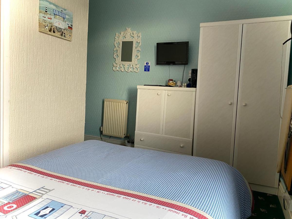 Cumbria Guest House Литам Сент Аннс Екстериор снимка