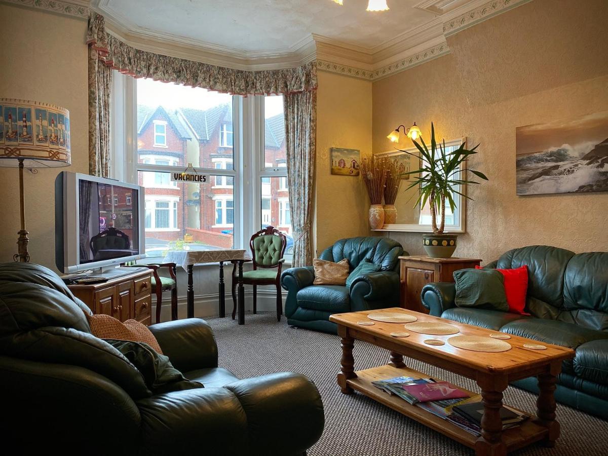 Cumbria Guest House Литам Сент Аннс Екстериор снимка