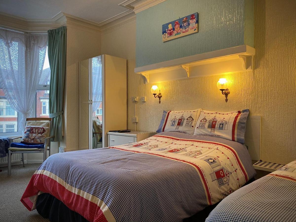 Cumbria Guest House Литам Сент Аннс Екстериор снимка