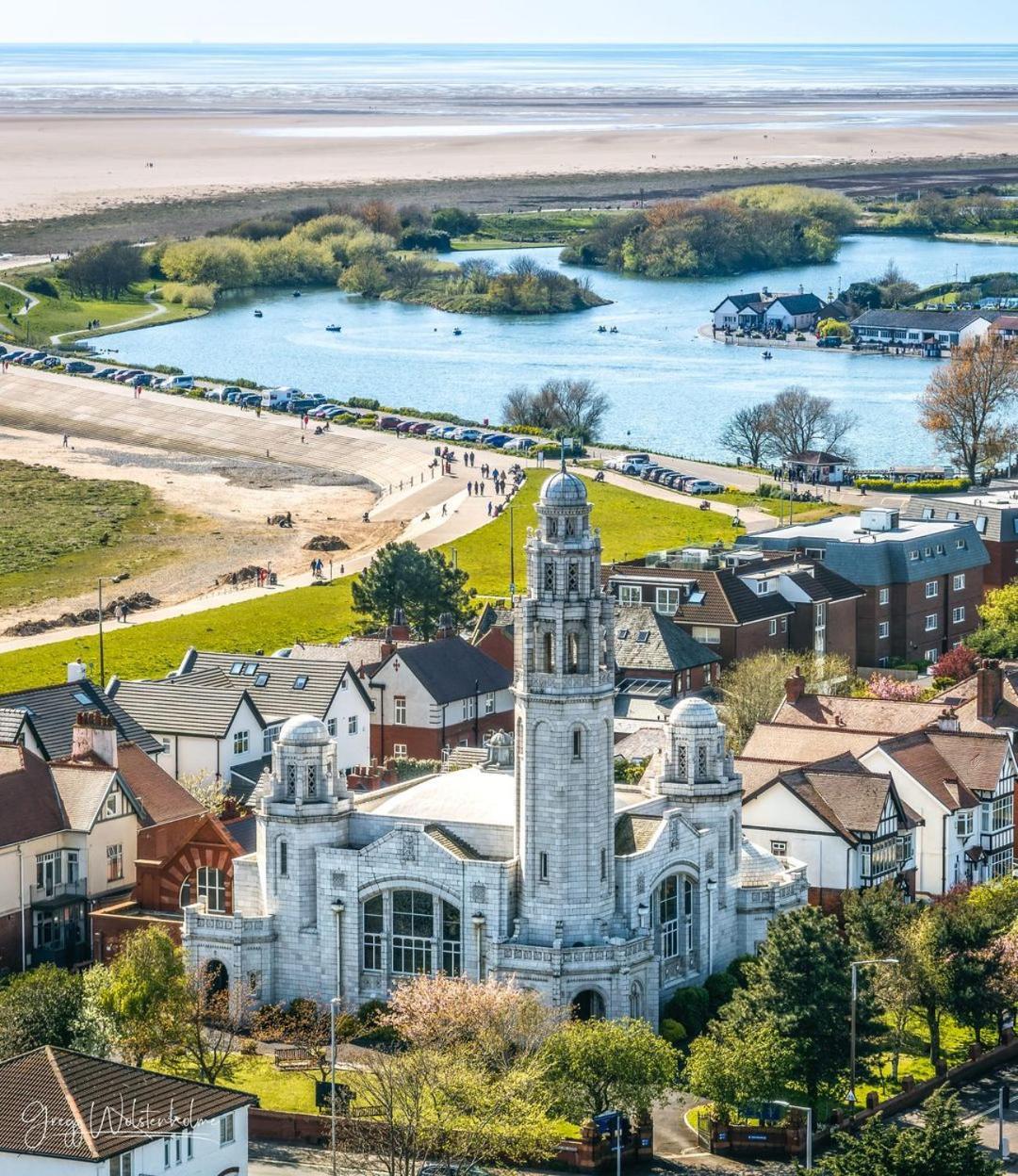 Cumbria Guest House Литам Сент Аннс Екстериор снимка