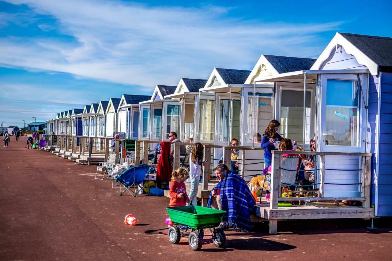 Cumbria Guest House Литам Сент Аннс Екстериор снимка