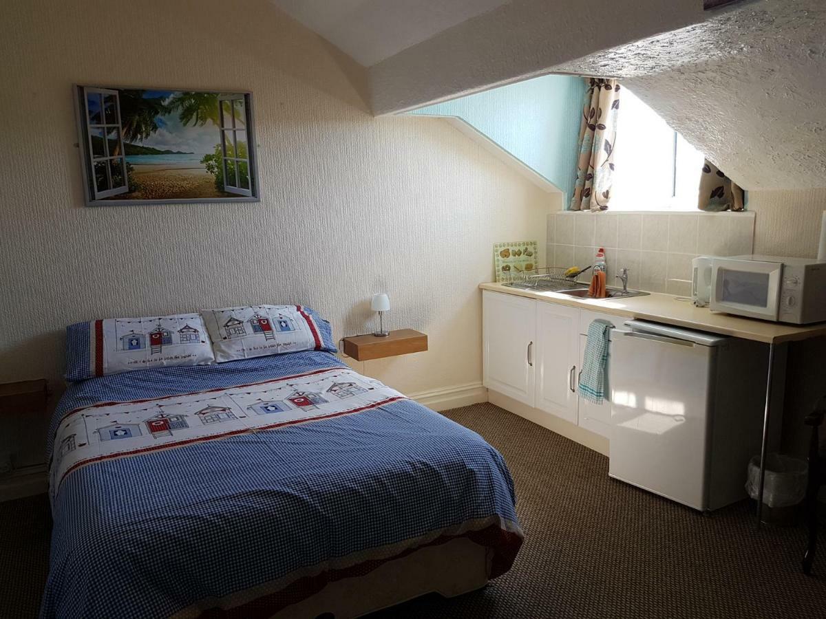 Cumbria Guest House Литам Сент Аннс Екстериор снимка